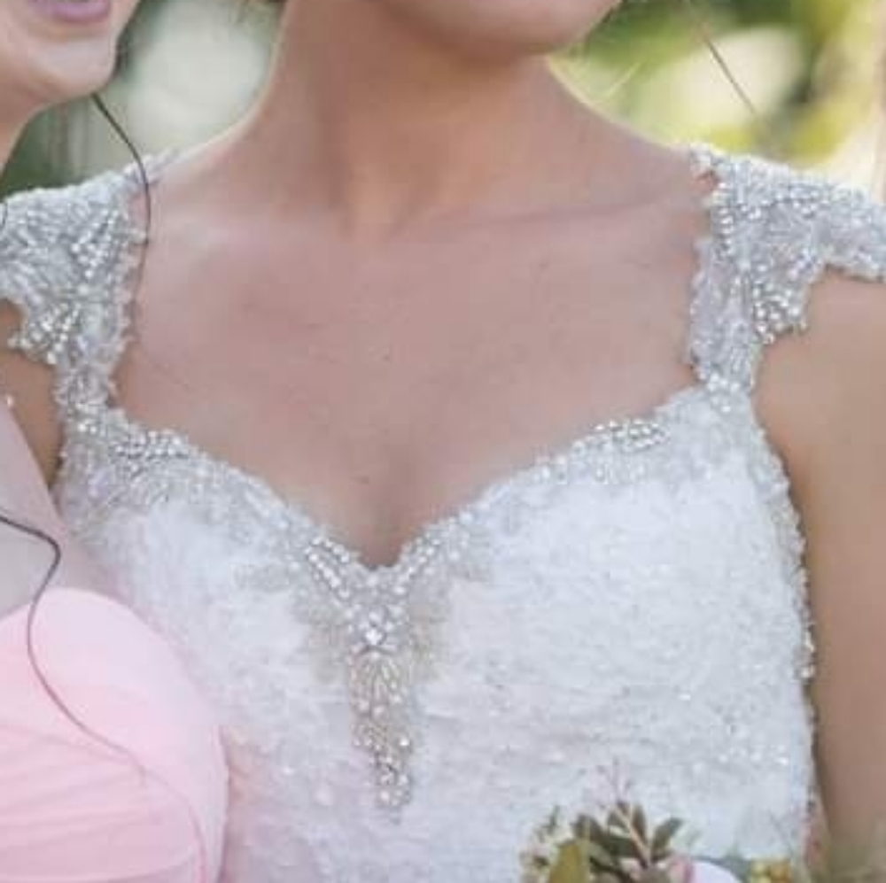 Ivory Maggie Sottero Brandy Wedding dress - Picture 4 of 12
